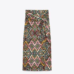 Zara knotted printed midi skirt used in excellent condition